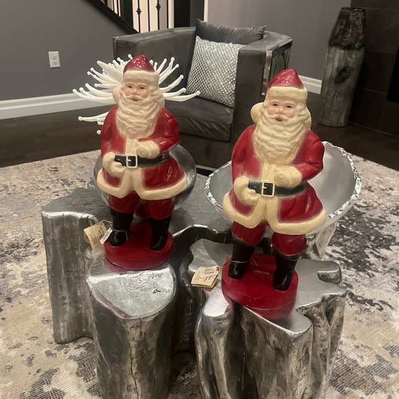 Pair of matching Katherine’s collection reproduction Santa’s 18 inches tall - Picture 14 of 17